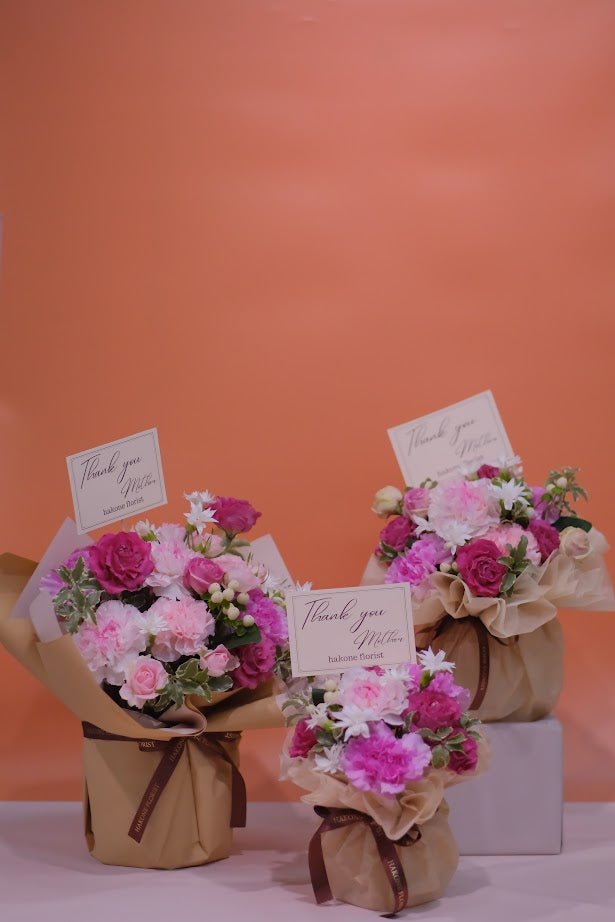 Cherry pink(チェリーピンク)　母の日フラワーアレンジM