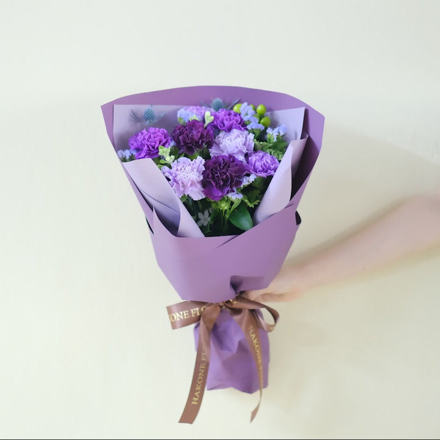 ムーンダストの花束M｜青いカーネーションのフラワーギフト