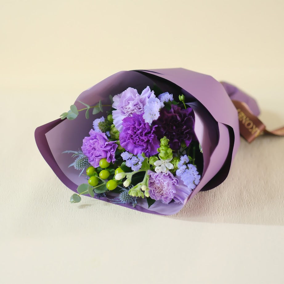 ムーンダストの花束S｜青いカーネーションのフラワーギフト