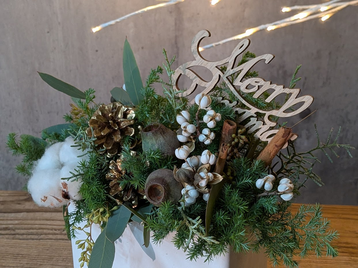 森の香りのクリスマスアレンジM