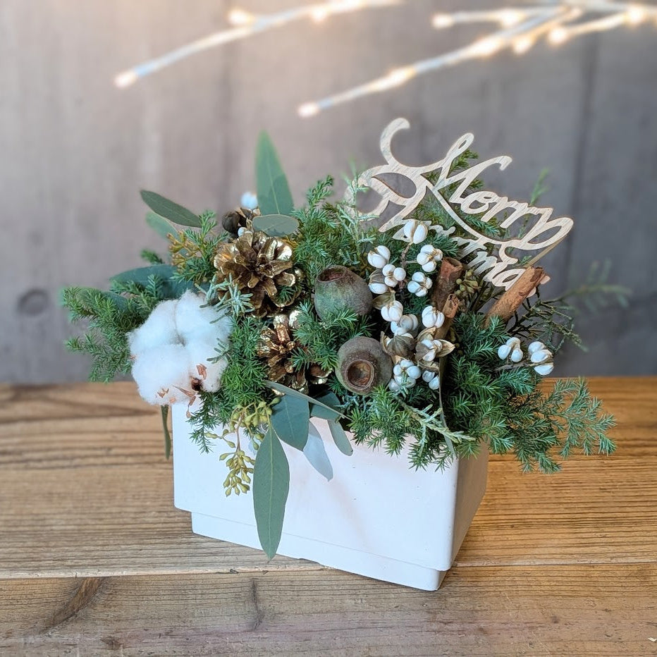 森の香りのクリスマスアレンジM