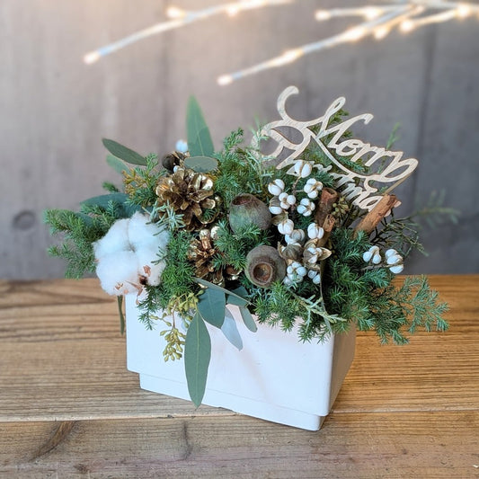 森の香りのクリスマスアレンジM